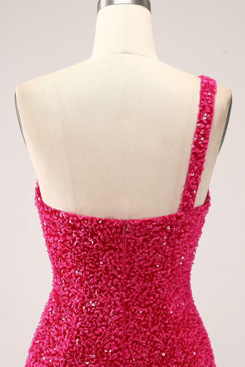 Vestido de fiesta de lentejuelas fucsias fucsia brillante de un hombro con abertura