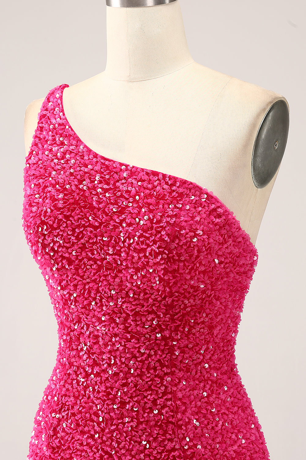 Vestido de fiesta de lentejuelas fucsias fucsia brillante de un hombro con abertura