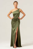 Vestido de dama de honor largo de satén sin espalda de sirena verde oliva de un hombro