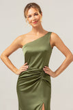 Vestido de dama de honor largo de satén sin espalda de sirena verde oliva de un hombro