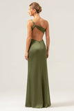 Vestido de dama de honor largo de satén sin espalda de sirena verde oliva de un hombro