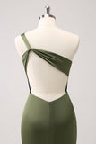 Vestido largo de dama de honor de satén de un hombro verde oliva