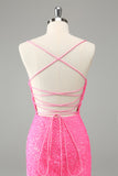Vestido de cóctel con lentejuelas y tirantes finos ajustados rosa intenso con purpurina