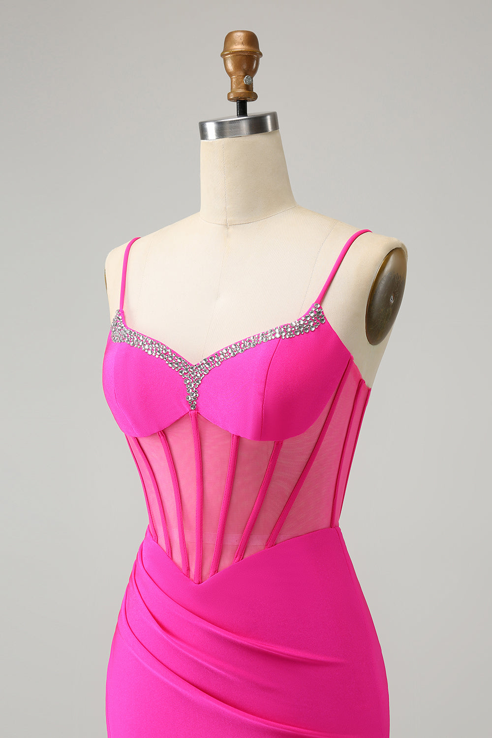 Vestido de cóctel de corsé corto con cuentas y corsé ajustado fucsia con purpurina y abertura