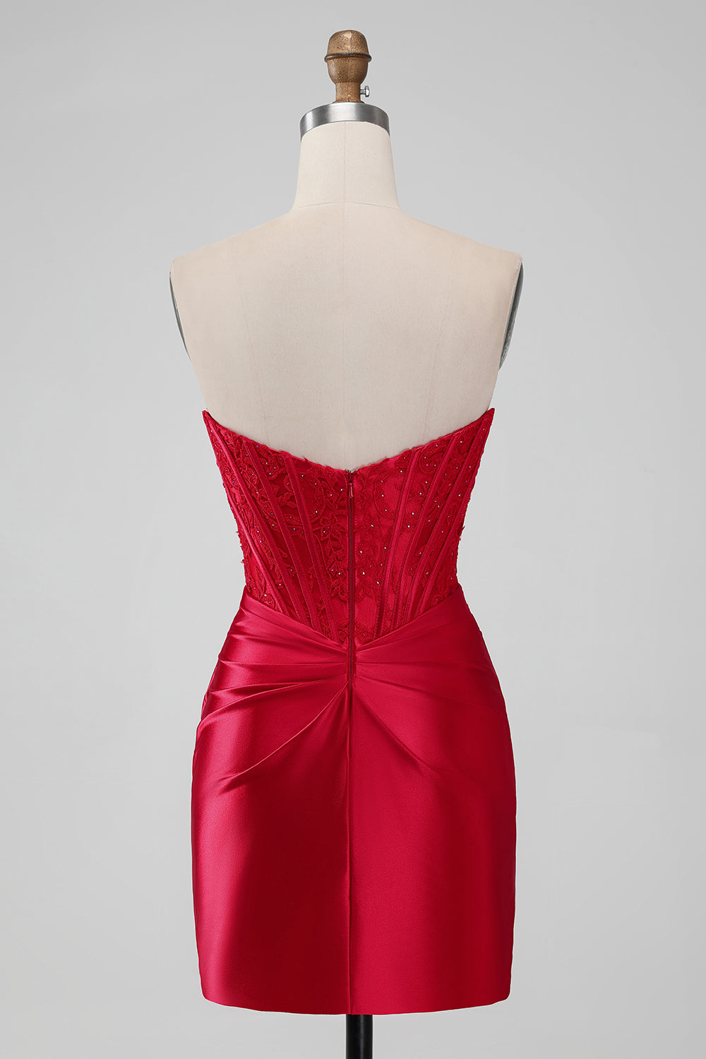 Vestido corto sin tirantes sin tirantes rojo brillante con abalorios