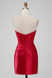 Vestido corto sin tirantes sin tirantes rojo brillante con abalorios