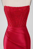Vestido corto sin tirantes sin tirantes rojo brillante con encaje