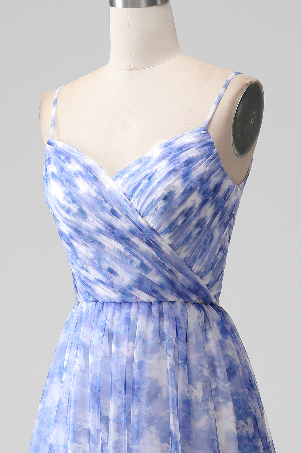 Vestido largo de dama de honor con tirantes finos de una línea azul