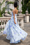 Vestido de invitada de boda largo plisado con estampado sin tirantes floral azul de una línea de novia