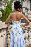 Vestido de invitada de boda largo plisado con estampado sin tirantes floral azul de una línea de novia