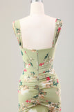 Vestido de invitada de boda con corsé de sirena de flor grande verde