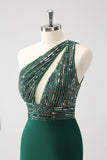 Vestido de cóctel ajustado con un solo hombro y purpurina verde oscuro