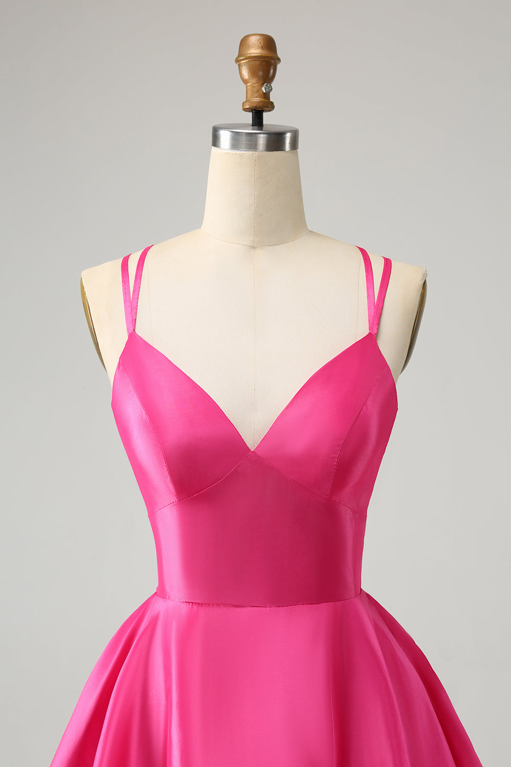Vestido de cóctel lindo sin espalda con tirantes finos fucsia