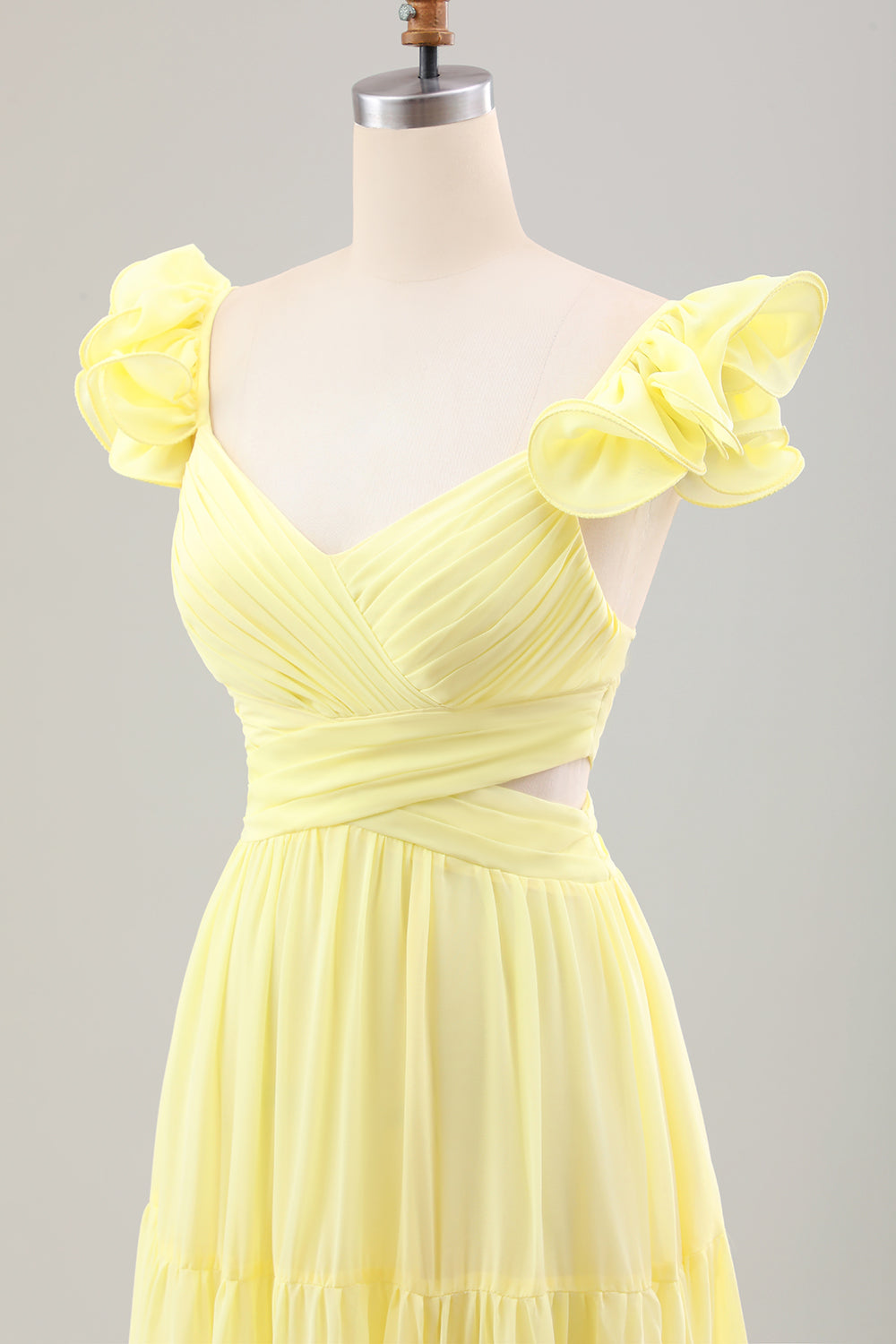 Vestido de invitada de boda con volantes plisados de color amarillo limón simple de una línea