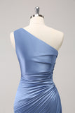 Vestido largo de dama de honor azul con ojo de cerradura de satén de un hombro