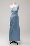 Vestido largo de dama de honor azul con ojo de cerradura de satén de un hombro
