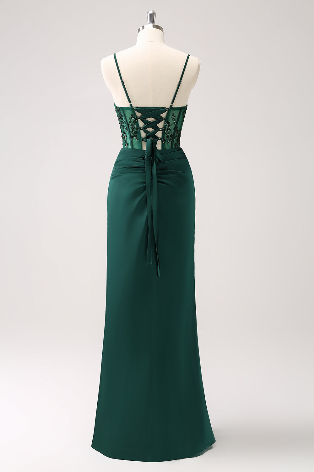 Vestido de dama de honor largo de satén con correas de espagueti de sirena verde oscuro con abertura