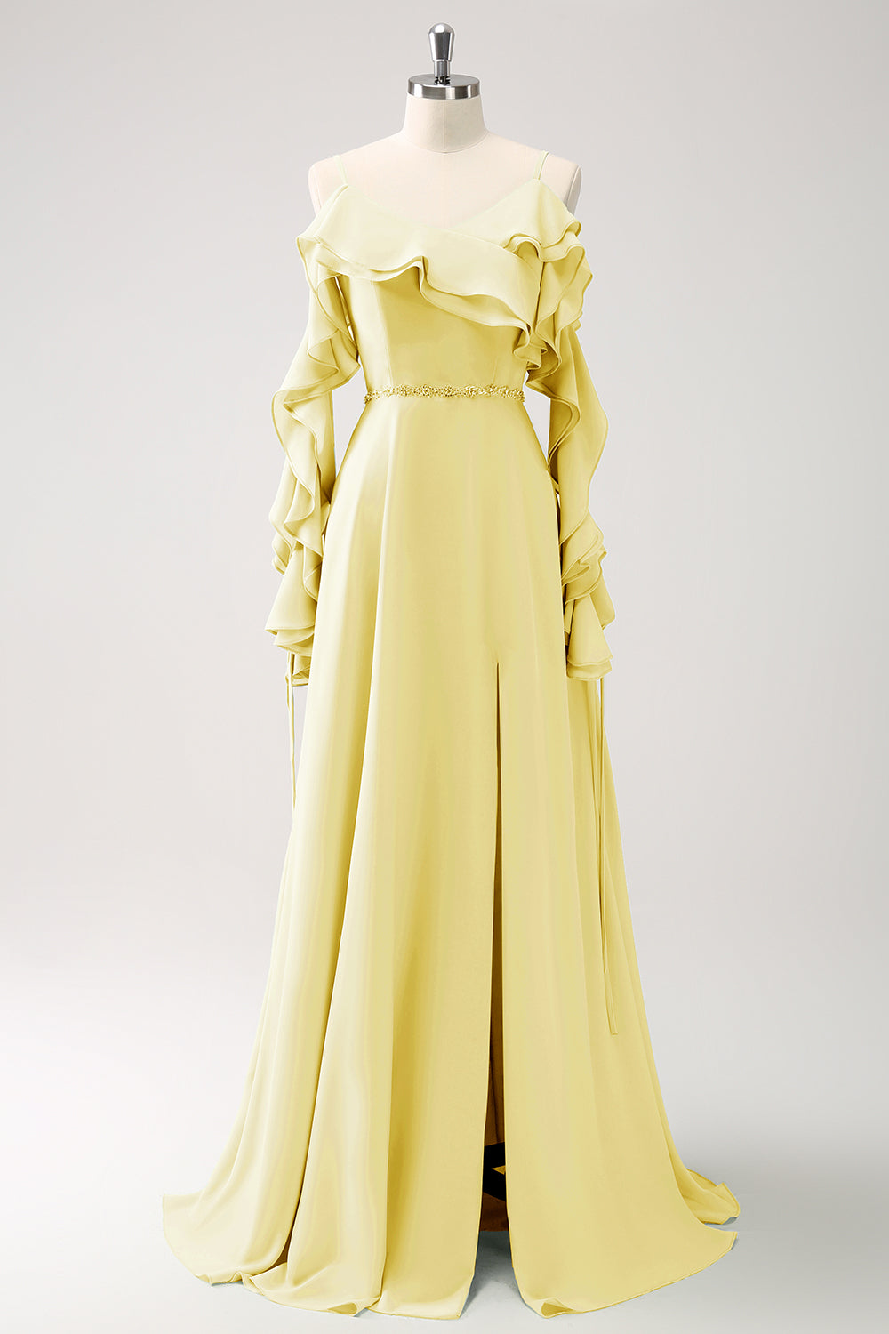 Vestido largo de dama de honor de gasa de línea A con hombros fríos verde claro con volantes