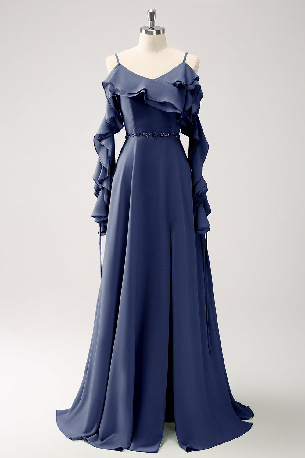 Vestido largo de dama de honor de gasa de línea A con hombros fríos verde claro con volantes