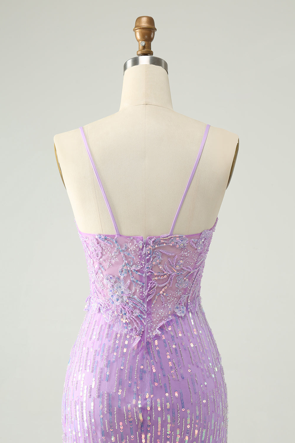Minivestido de cóctel ajustado con lentejuelas lila brillante y abertura