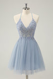 Vestido de cóctel de corte A en azul polvoriento brillante con apliques