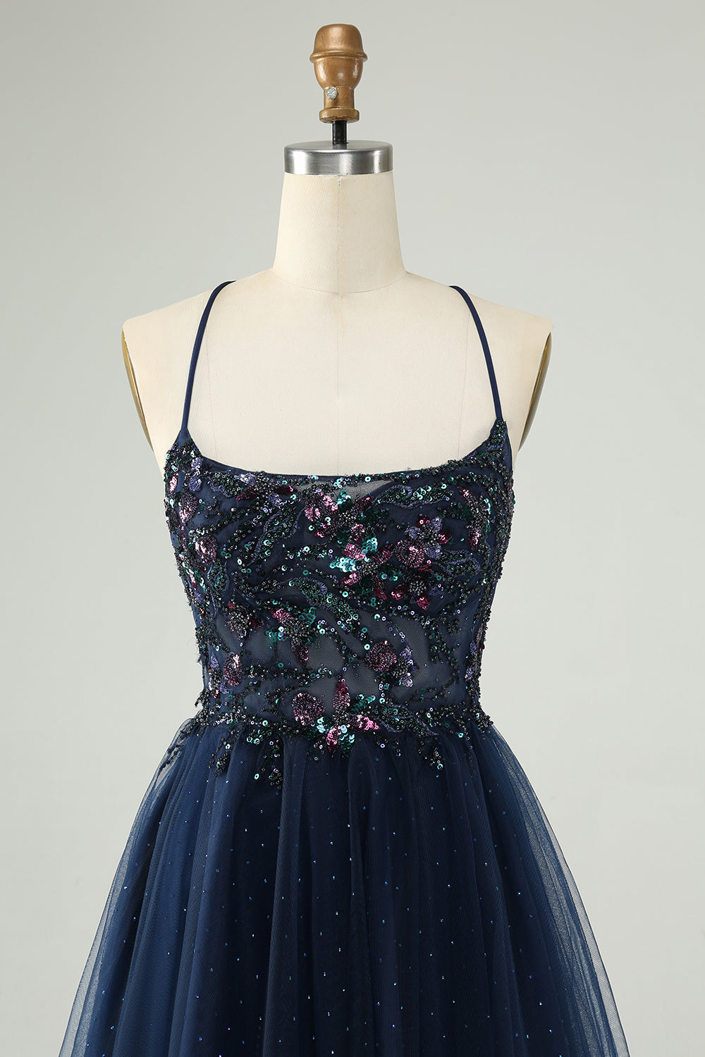 Vestido de cóctel de tul con lentejuelas azul marino brillante