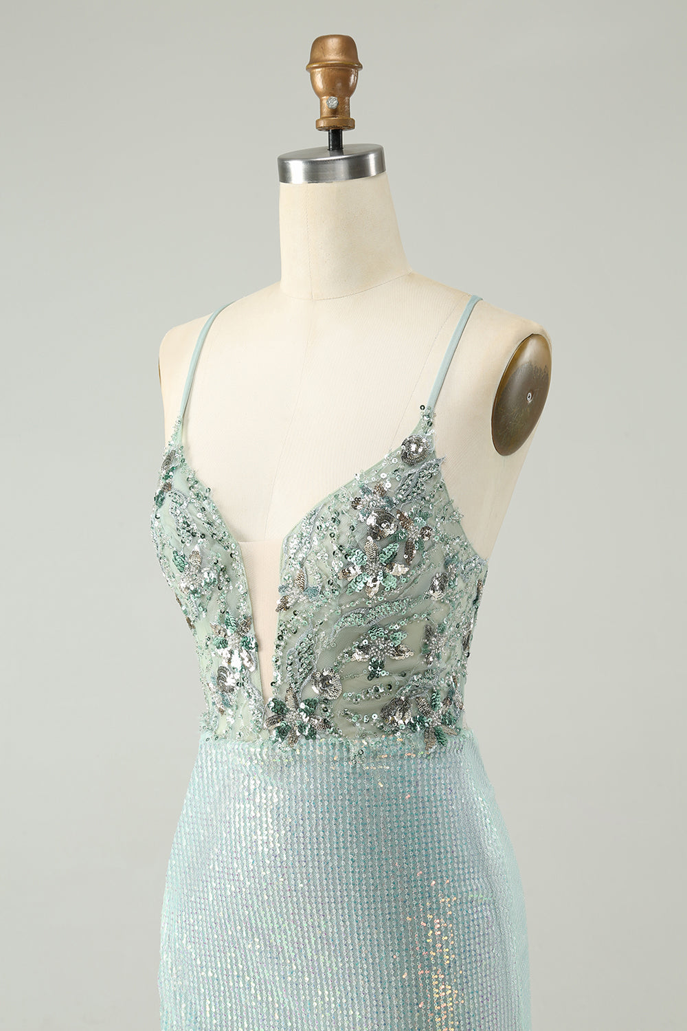 Vestido de cóctel ajustado con cuello en V y lentejuelas con purpurina verde polvoriento