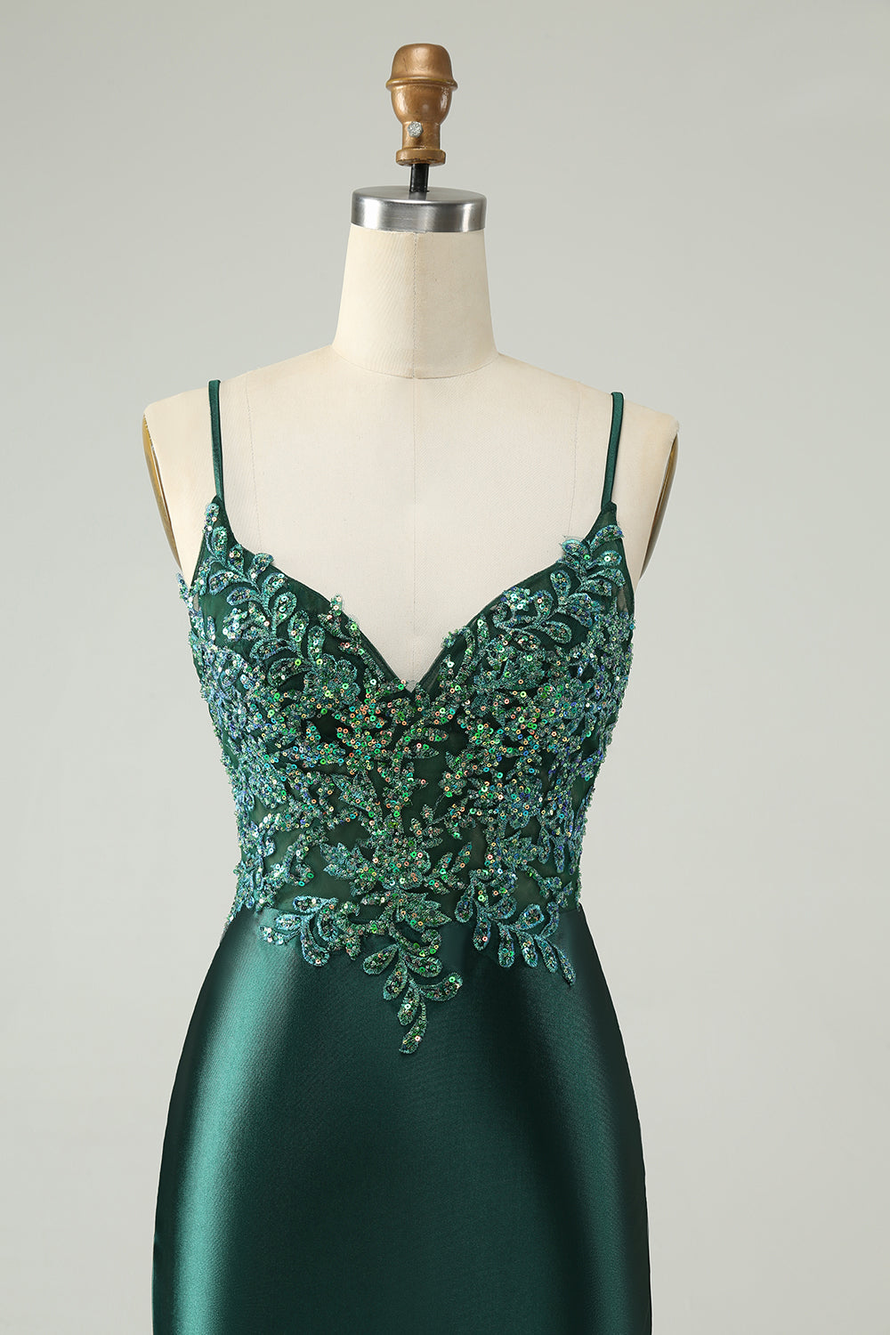 Vestido de cóctel corto ajustado con cuello en V y lentejuelas con purpurina verde oscuro