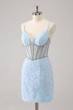 Vestido de fiesta ajustado corto con tirantes finos y lentejuelas brillantes en color azul real