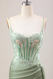 Elegante vestido de fiesta largo con corsé plisado de lentejuelas sirena lila con abertura