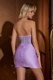 Vestido de fiesta corto entallado con corsé lila y bordado