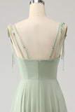 Vestido de dama de honor de gasa con tirantes de espagueti de línea A de matcha con volantes