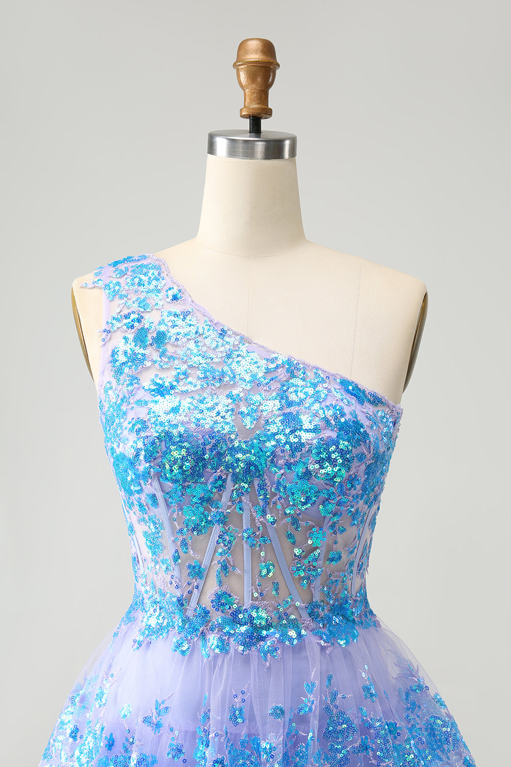 Vestido de fiesta corto con lentejuelas y un hombro en color azul claro brillante