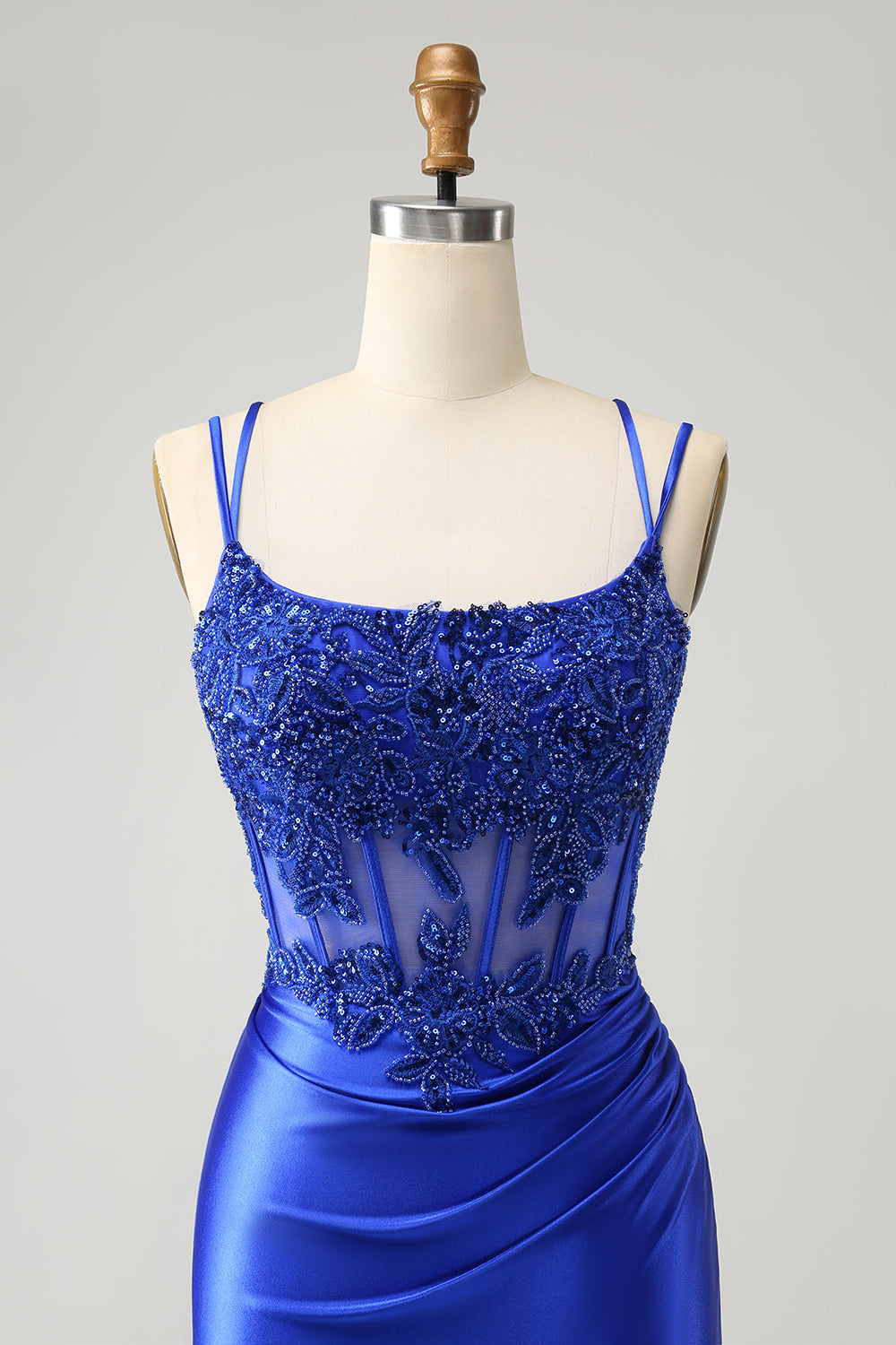 Vestido de fiesta corto ajustado con tirantes finos y corsé azul real