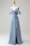 Vestido de dama de honor de gasa con cuello en V con tirantes de espagueti azul grisáceo con abertura