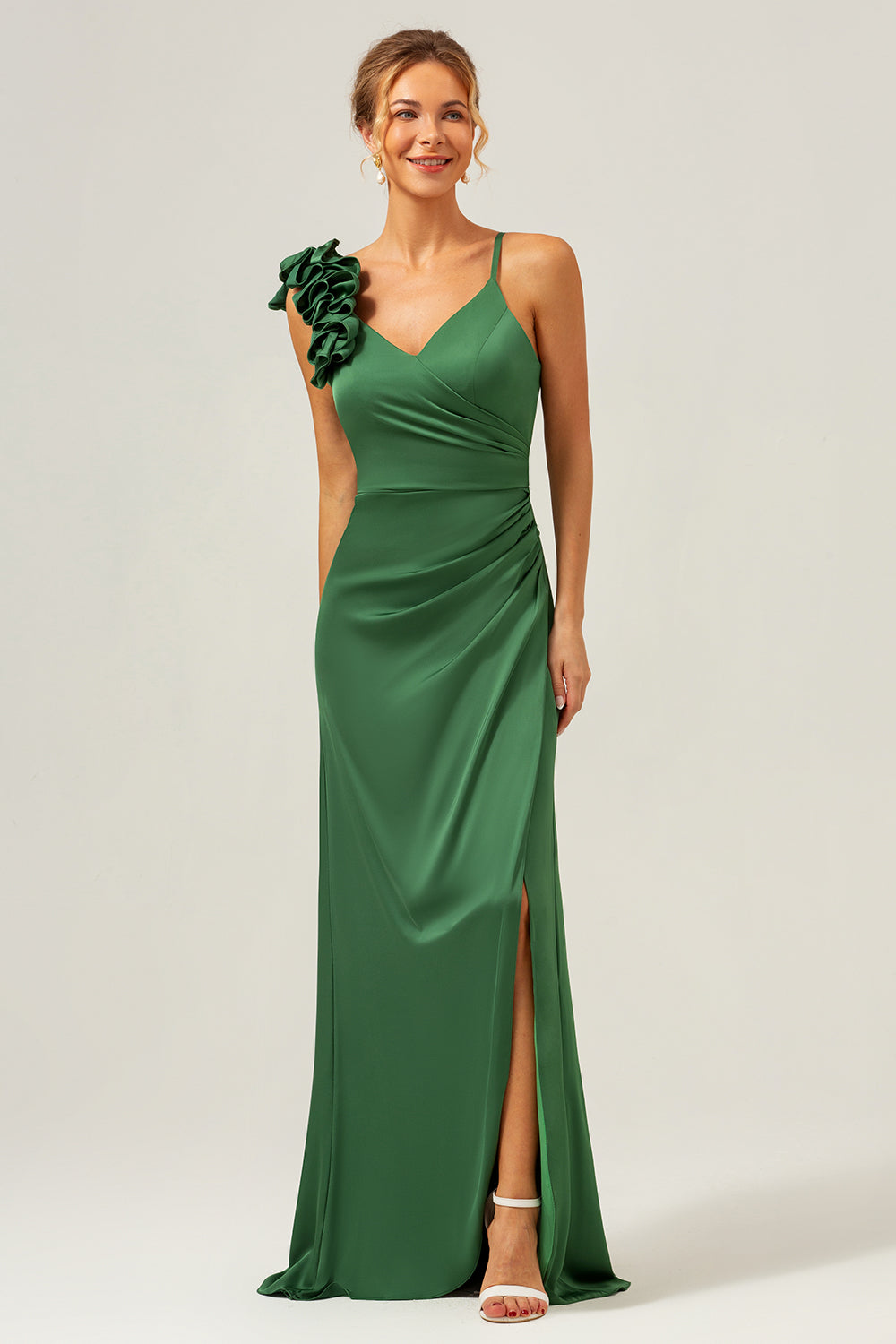 Vaina verde oliva vestido largo largo de satén plisado con abertura