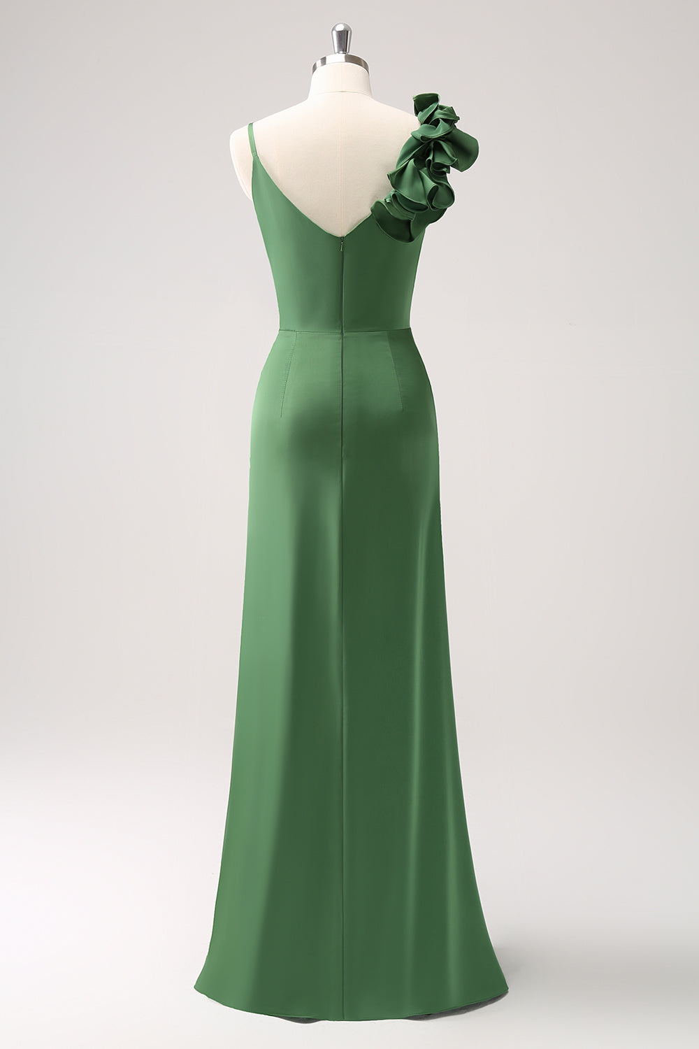 Vestido de dama de honor plisado de satén verde oliva con abertura