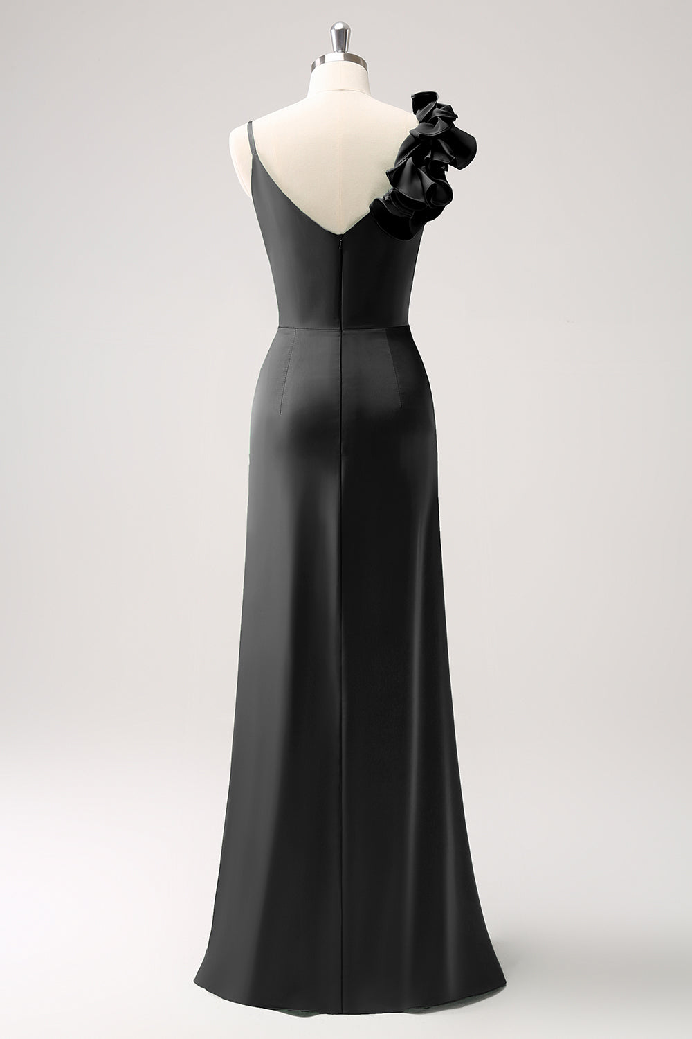 Vestido de dama de honor plisado de satén verde oliva con abertura