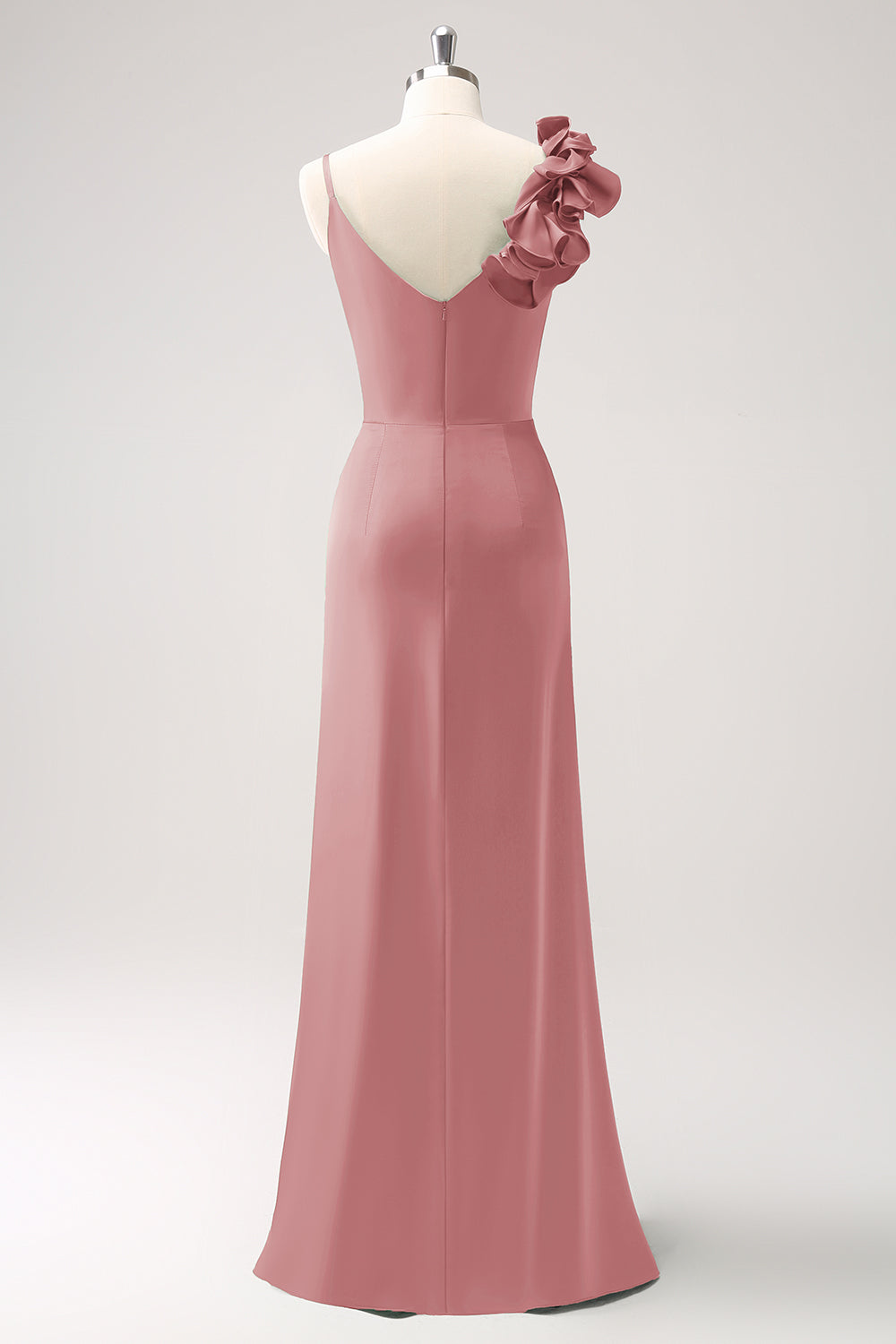 Vestido de dama de honor plisado de satén verde oliva con abertura