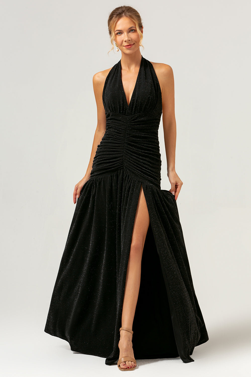 Vestido de dama de honor largo plisado sin espalda halter de sirena negro