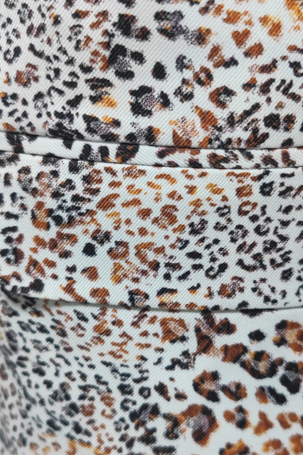 Blazer de hombre con solapa de muesca con estampado de leopardo