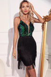 Vestido de cóctel corto corto de lentejuelas con flecos negros verde brillante