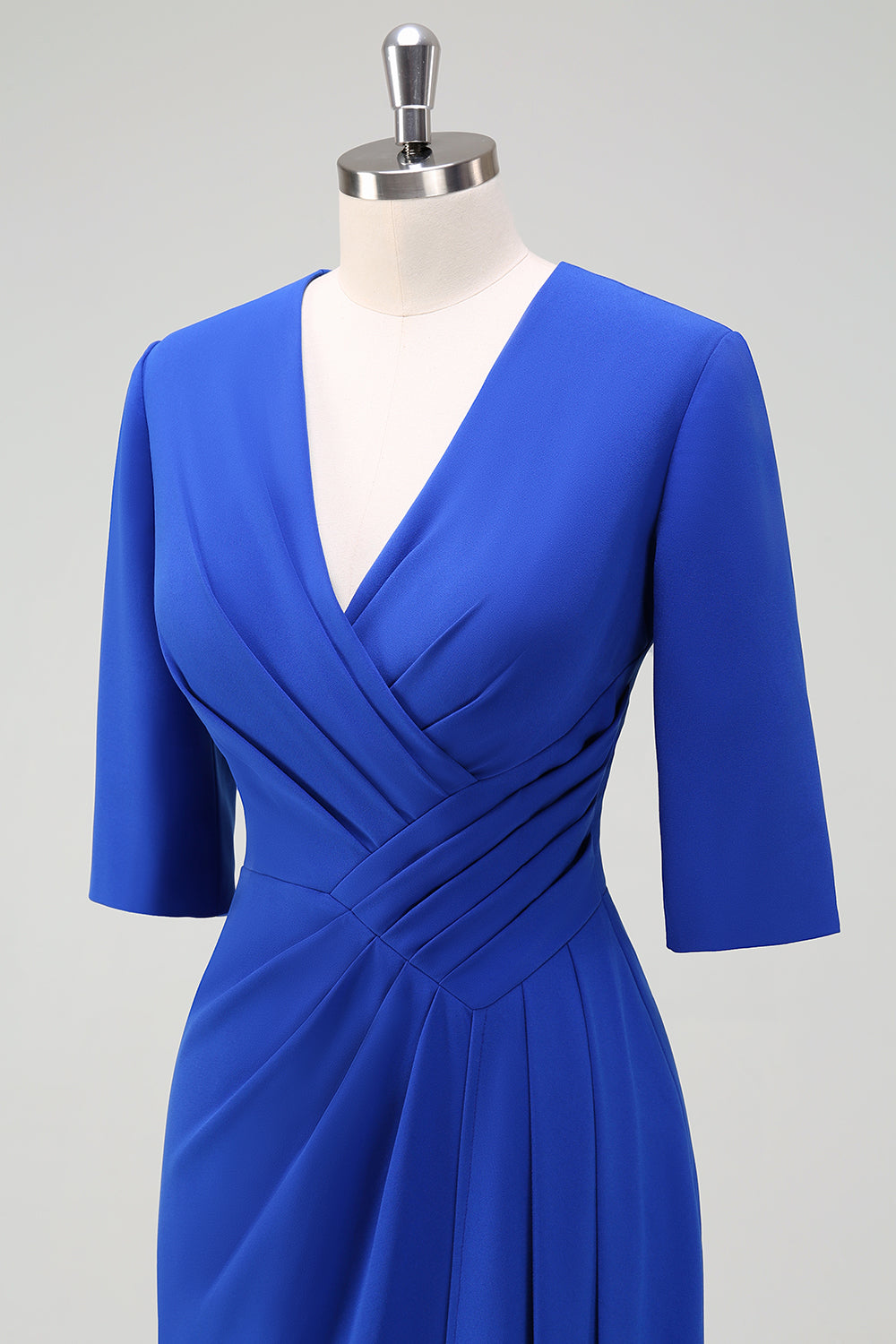 Vestido de fiesta de cóctel plisado con cuello en V azul real