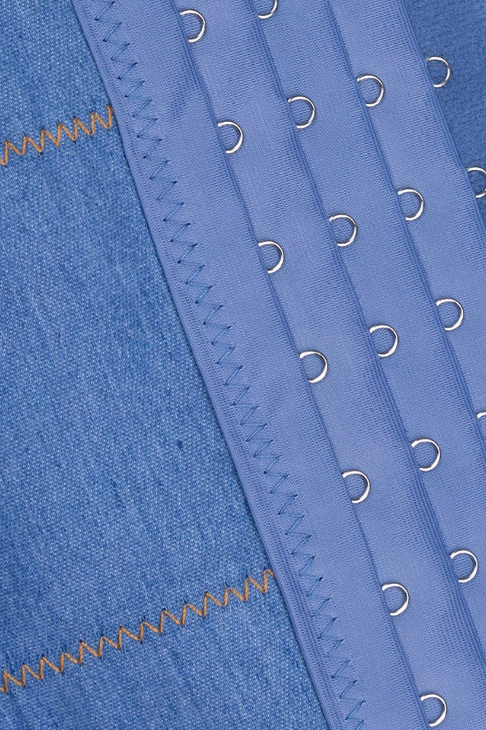 Top corto de denim con flecos de diamantes de imitación azul