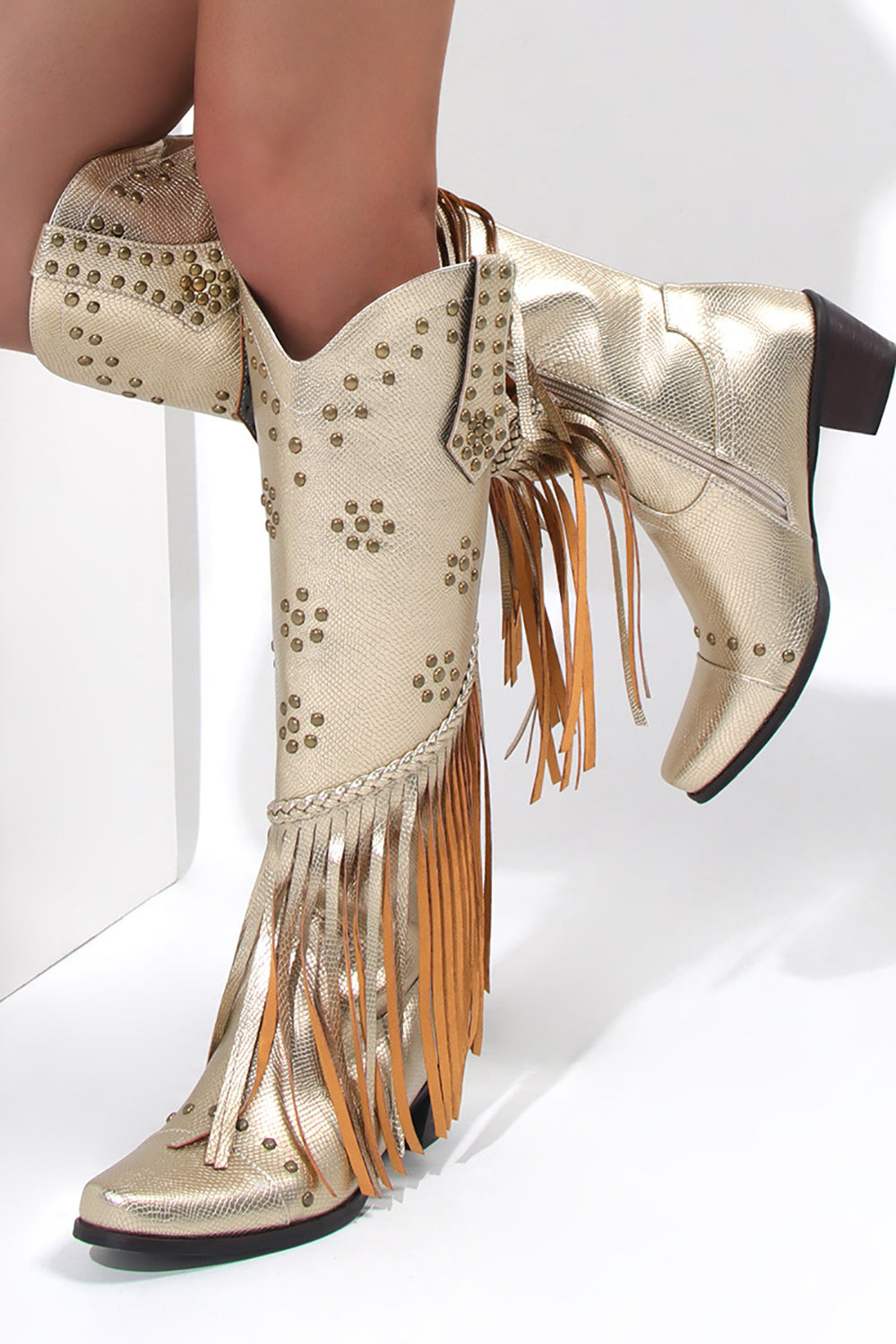 Botas Hell gruesas con flecos negros con pedrería y puntera para mujer