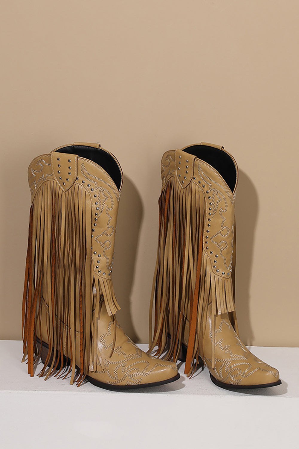 Botas de piel con borlas bordadas negras para mujer