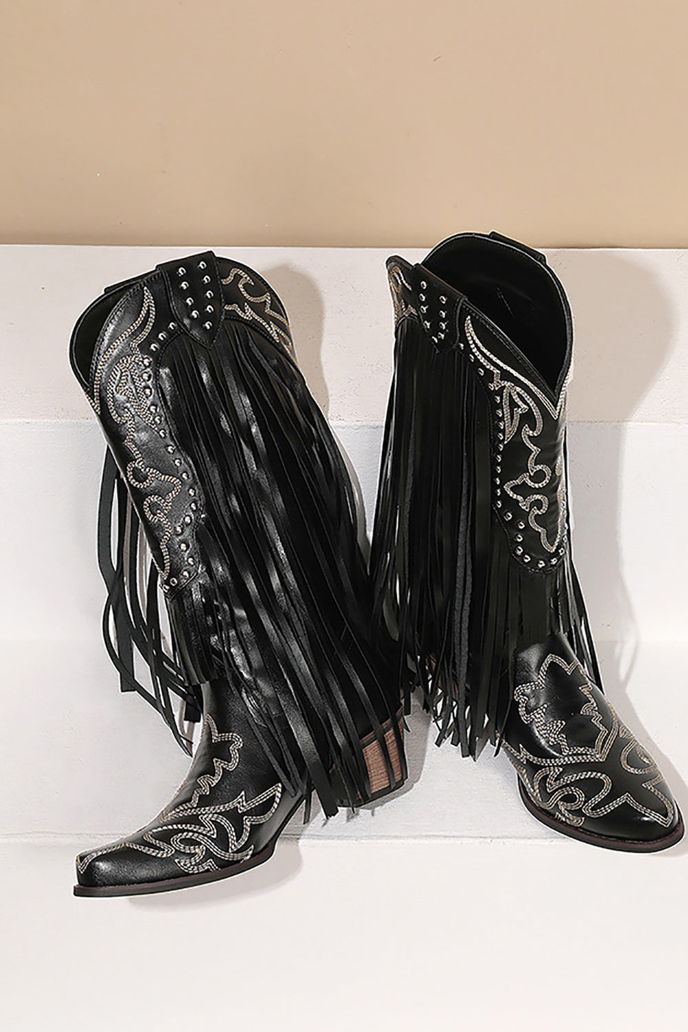 Botas de piel con borlas bordadas negras para mujer