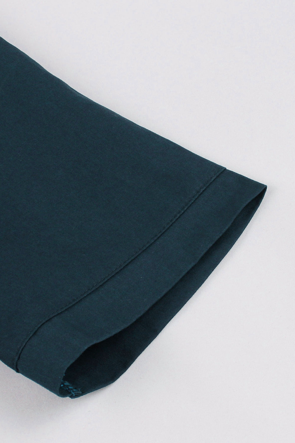 Vestido sencillo burdeos con cuello solapa vintage de la década de 1950