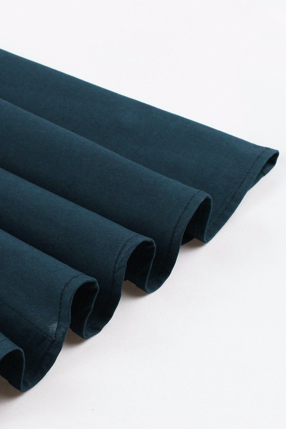 Vestido sencillo burdeos con cuello solapa vintage de la década de 1950