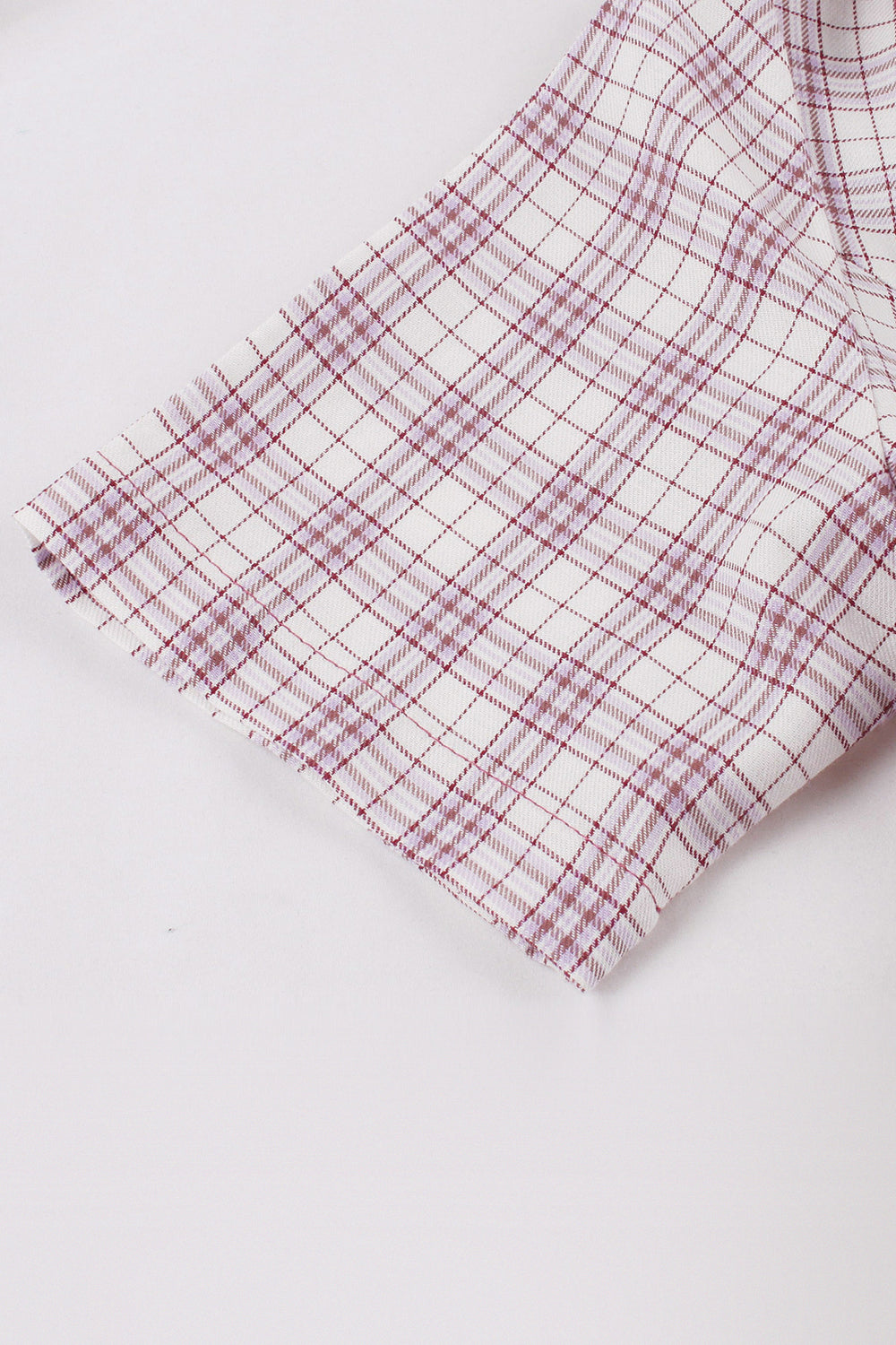 Vestido de manga corta a cuadros rojos morado de la década de 1950